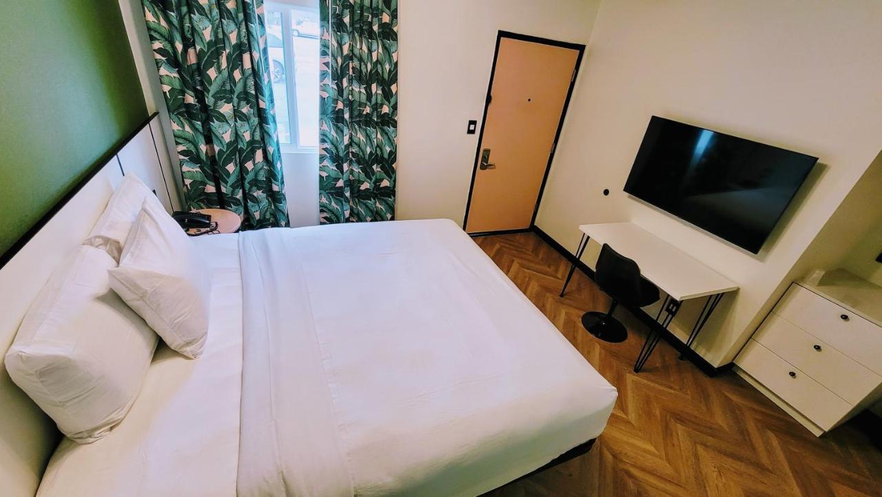 Hotel The Bell Vista Burbank Esterno foto