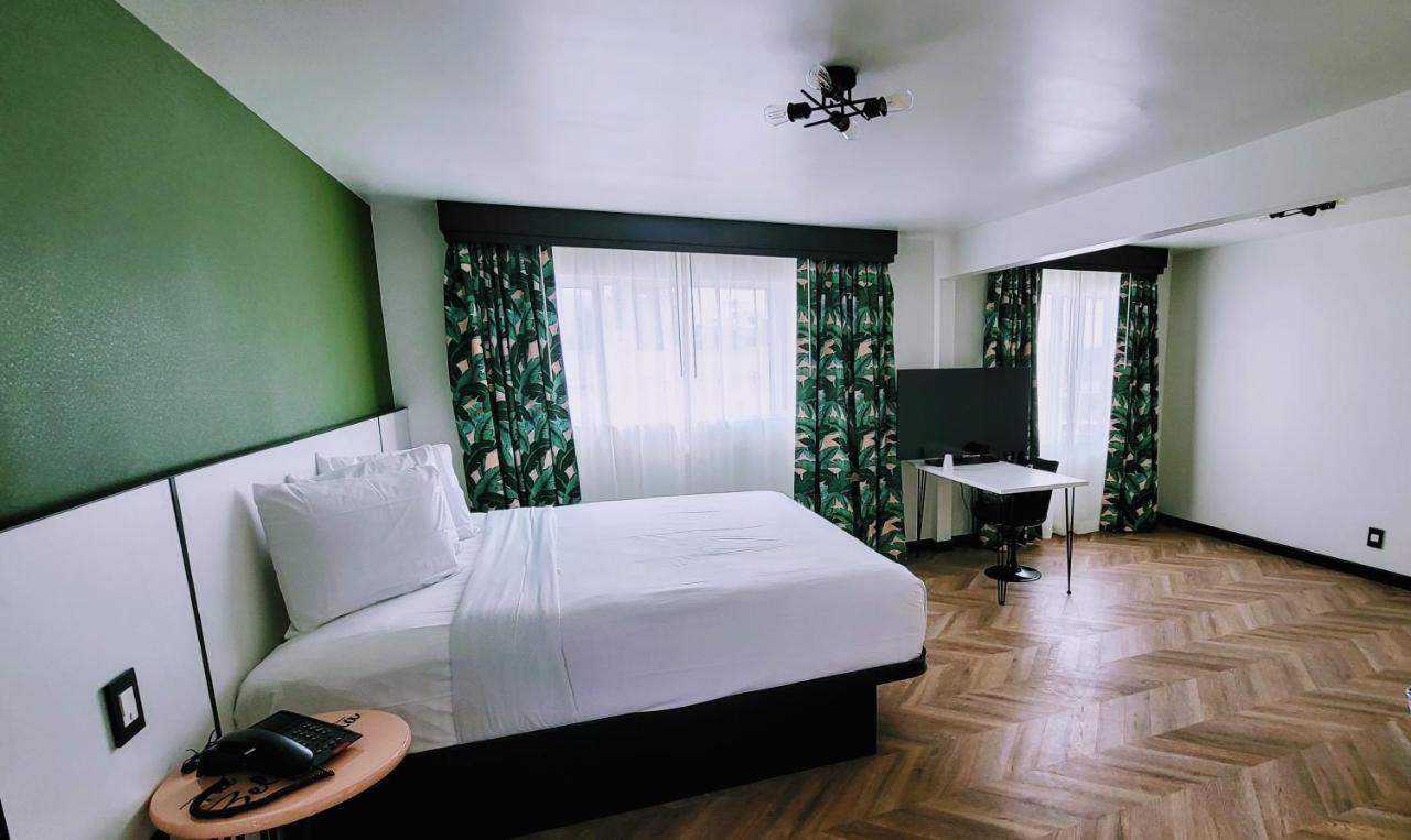 Hotel The Bell Vista Burbank Esterno foto